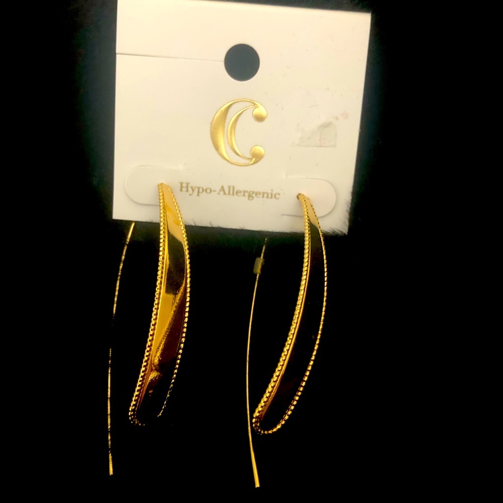 GOLD EARRINGS